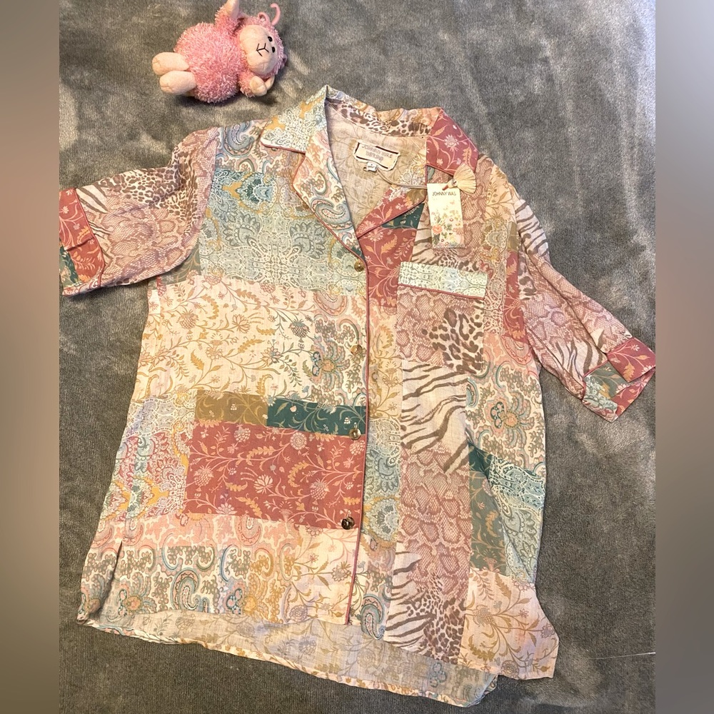 Johnny Was Workshop Marseille Garden Resort Shirt in Pink! - Picture 3 of 10
